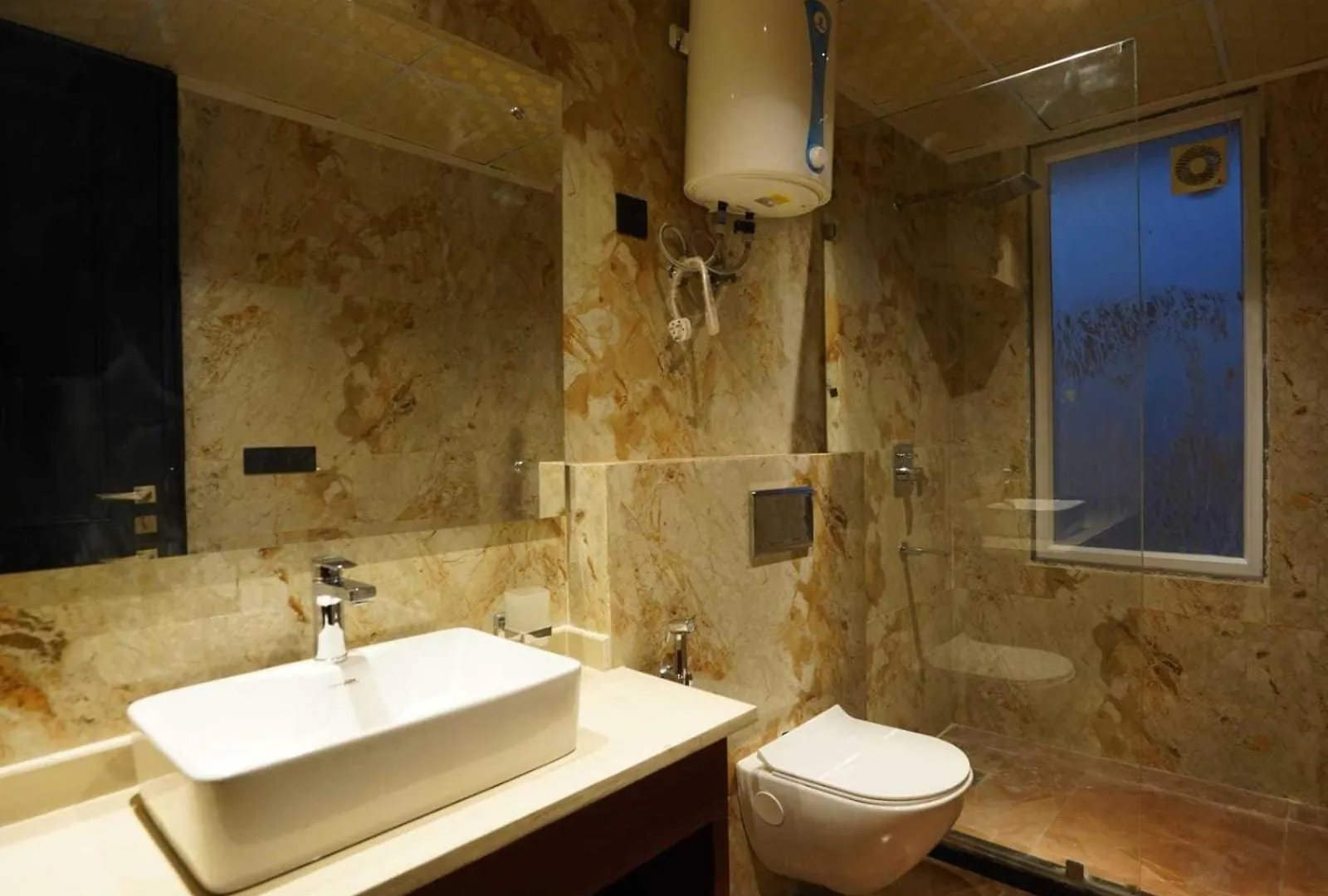 Hotel King Plaza Near Delhi Airport New Delhi