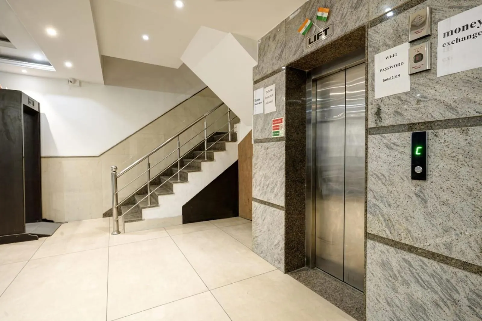 ****  Hotel King Plaza Near Delhi Airport New Delhi India