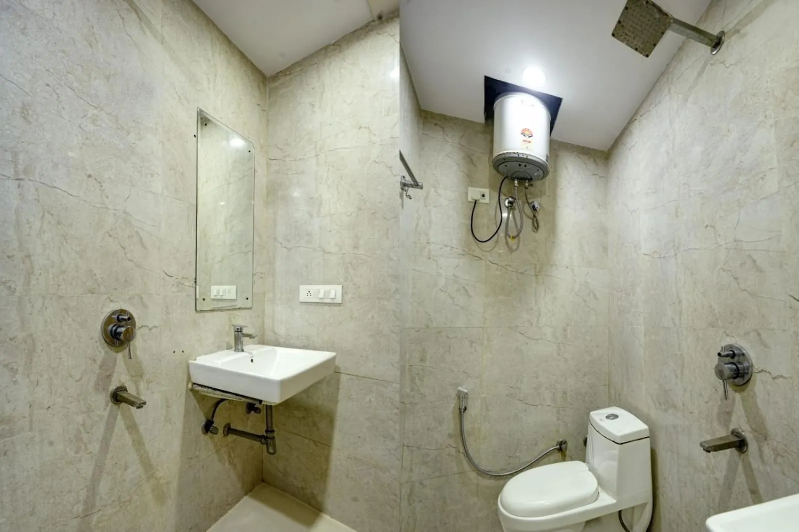 Hotel King Plaza Near Delhi Airport New Delhi