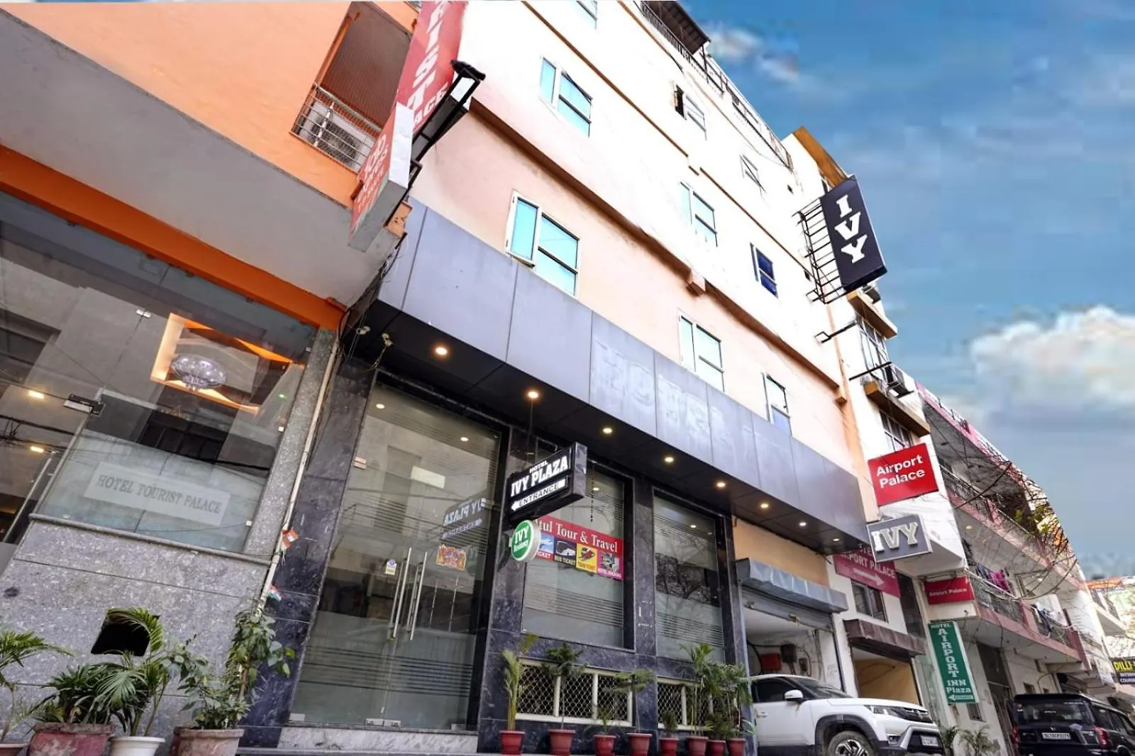 Hotel King Plaza Near Delhi Airport New Delhi